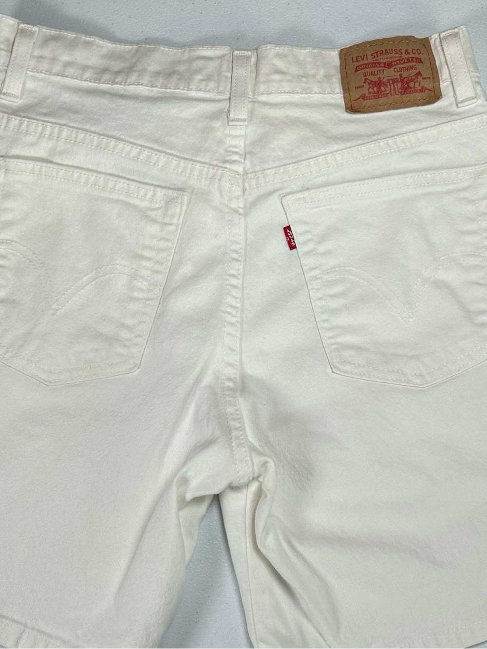 Vtg Y2K Levi’s White High Waisted Denim Shorts Stretch Jorts 8 - Picture 11 of 11